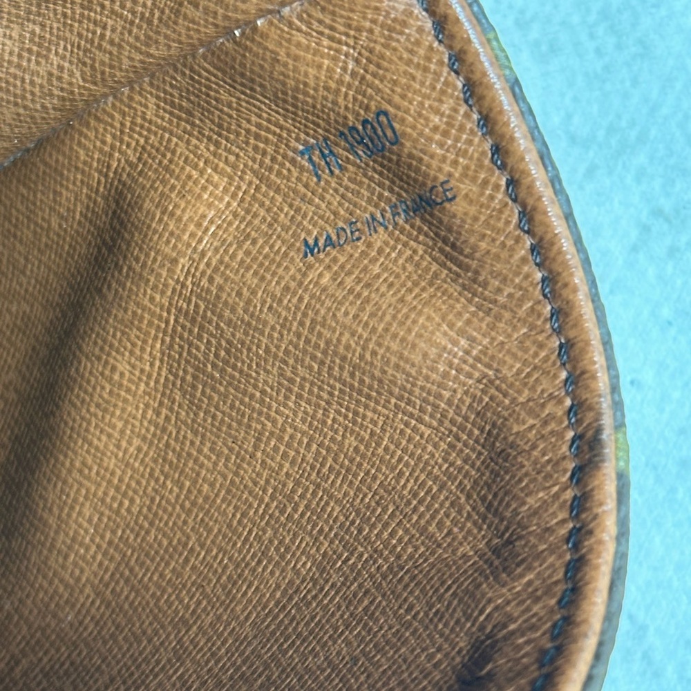 Louis Vuitton Crossbody Bag - Picture 11 of 11